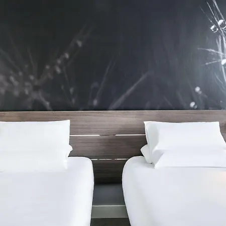 Novotel Saclay Exterior photo