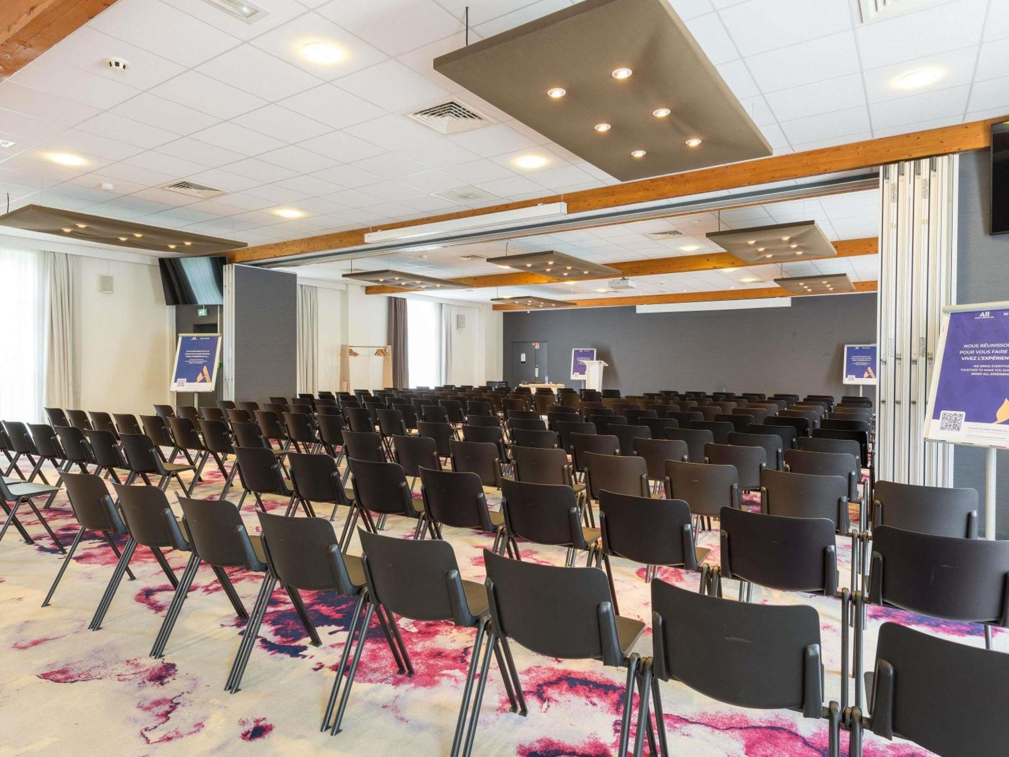 Novotel Hotel 4*